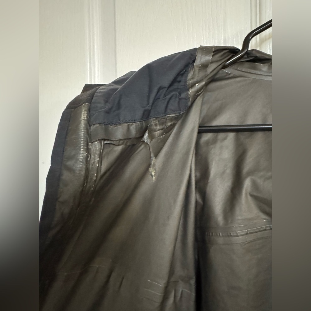 Patagonia M’s Super Cell Jacket – GORE-TEX Paclite® – Size M – Black - Picture 10 of 16